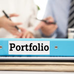 Avaliação por competências na prática, com rubricas, portfólios e evidências transformando o aprendizado — por Sérgio Bento De Araújo.