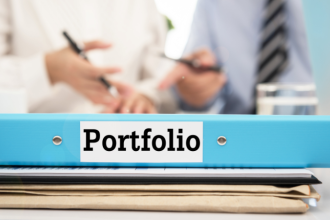 Avaliação por competências na prática, com rubricas, portfólios e evidências transformando o aprendizado — por Sérgio Bento De Araújo.