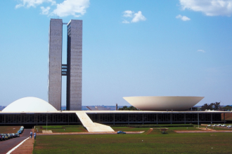 STF corta auxílios do Judiciário e MP: impacto, controvérsias e o que muda na prática