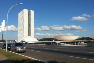 Política de incentivo à fabricação de motores ganha força no Senado e pode redefinir a indústria brasileira