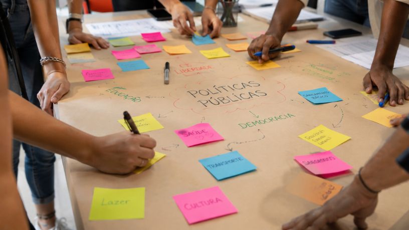 Protagonismo juvenil e a construção de políticas públicas estruturadas nos municípios brasileiros