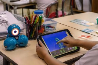 Tecnologia na educação infantil: como a inovação pedagógica transforma o aprendizado nas escolas brasileiras